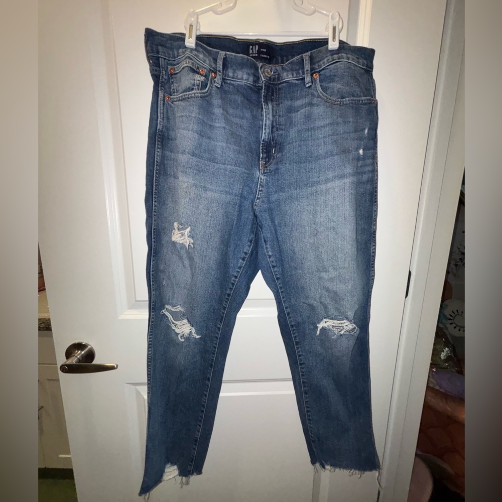 Ripped Gap Cigarette jeans